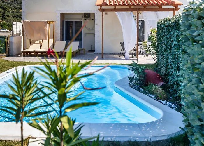 Marilis House, Private Pool, Wifi, Mountain View, Netflix, Self-Check-In