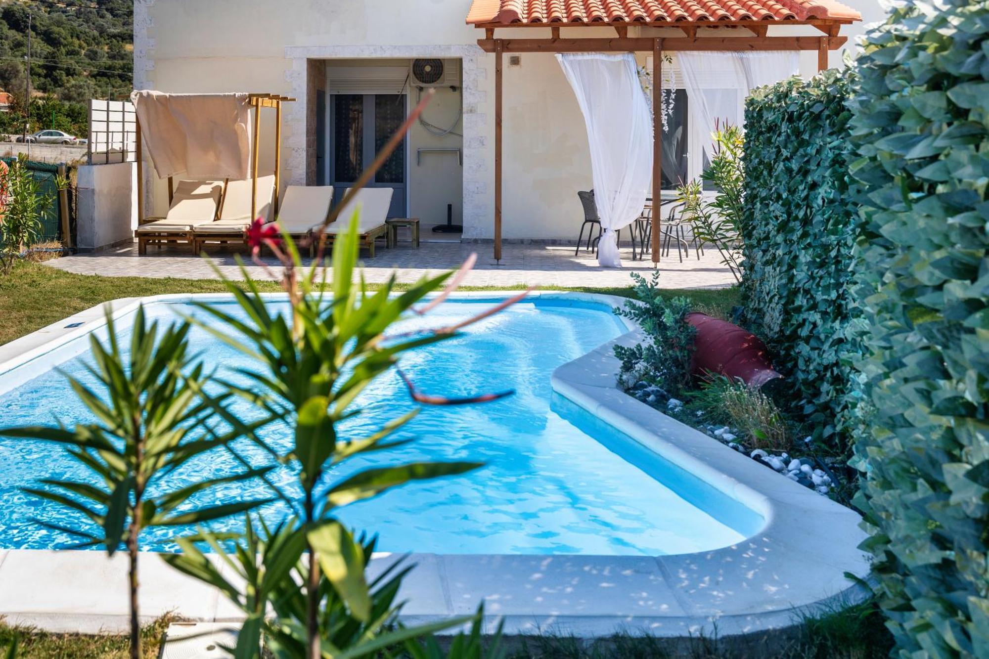 Marilis House, Private Pool, Wifi, Mountain View, Netflix, Self-check-in Villa
