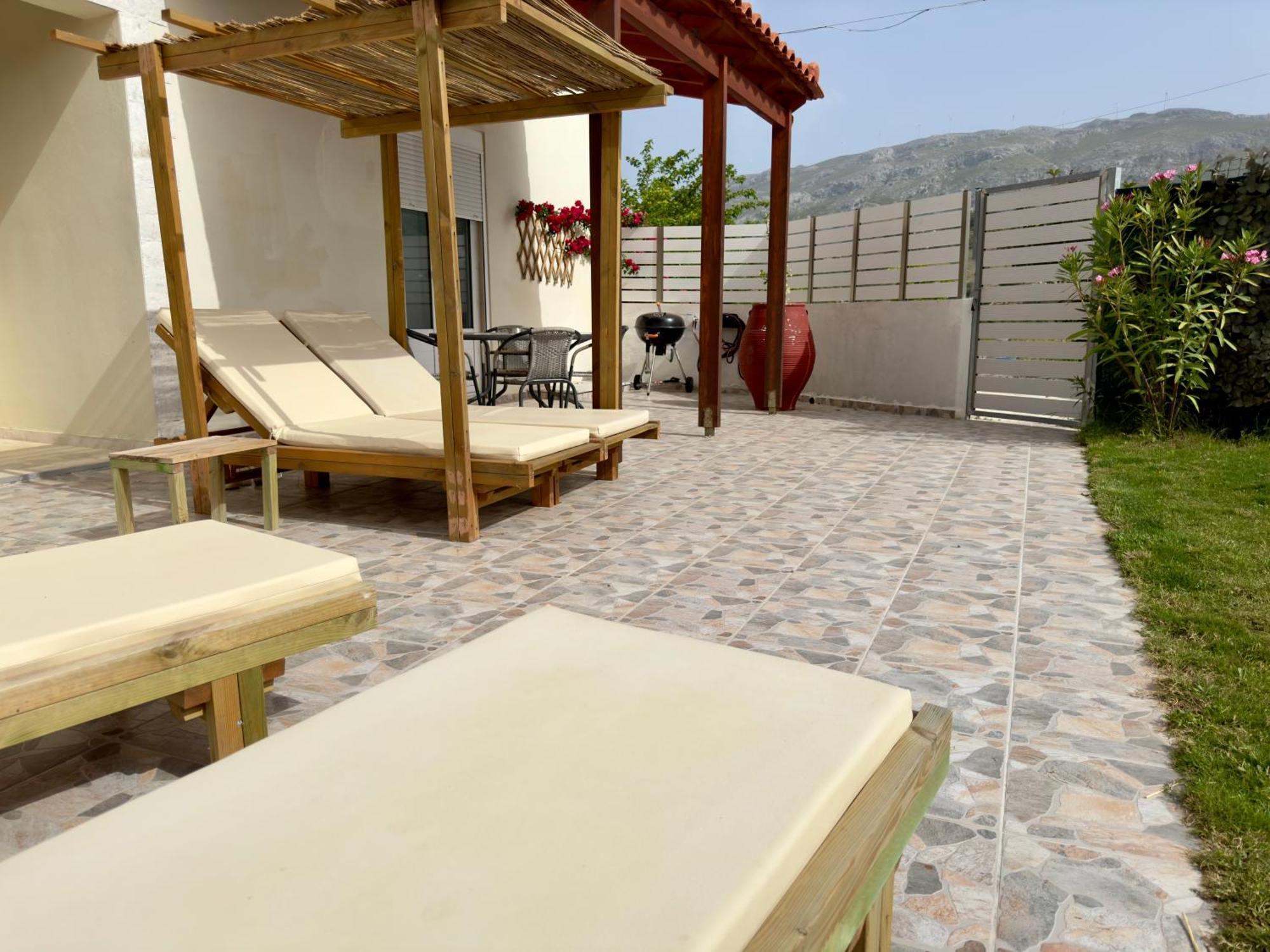 Villa Marilis House, Private Pool, Wifi, Mountain View, Netflix, Self-check-in