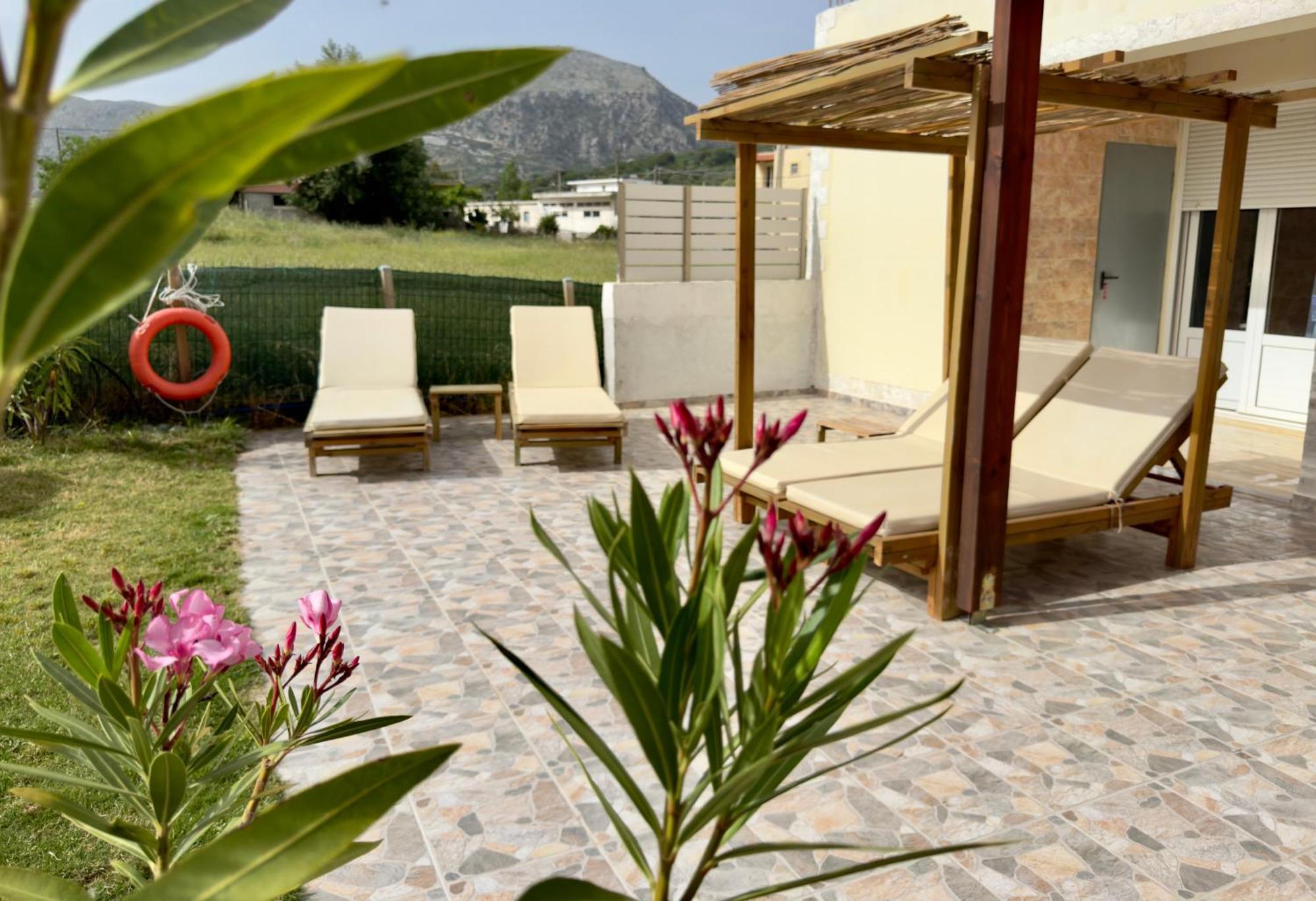 Villa Marilis House, Private Pool, Wifi, Mountain View, Netflix, Self-check-in *
