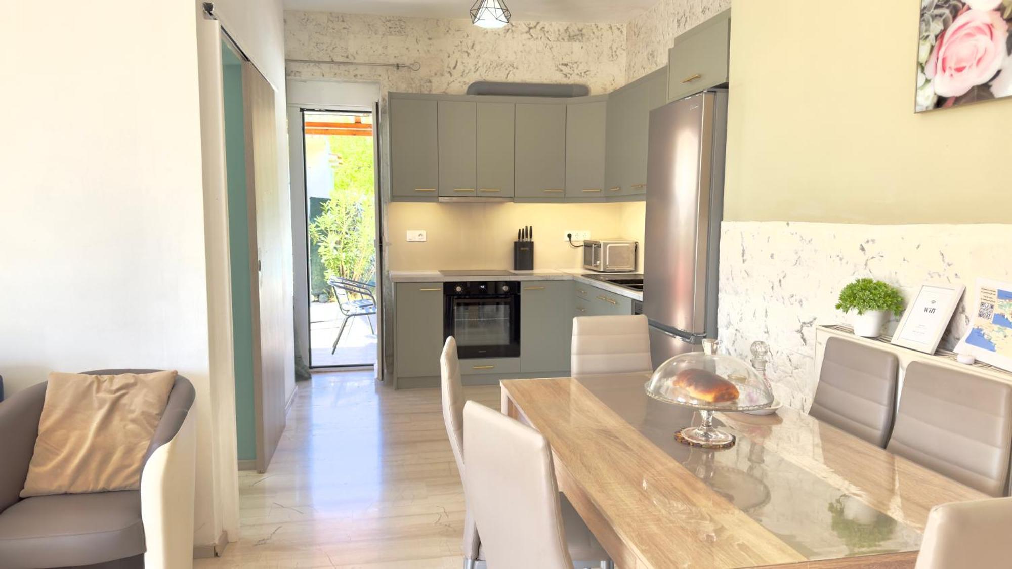 Marilis House, Private Pool, Wifi, Mountain View, Netflix, Self-check-in Villa *